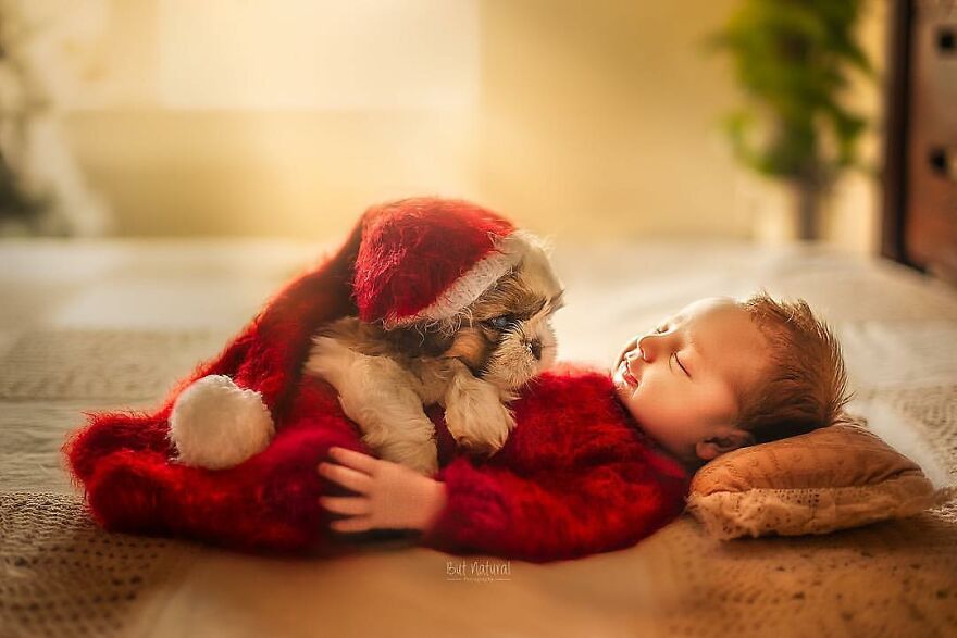 This Photographer Photographs Children In Tender Moments With Animals, And The Images Are Very Cute (New Pics)