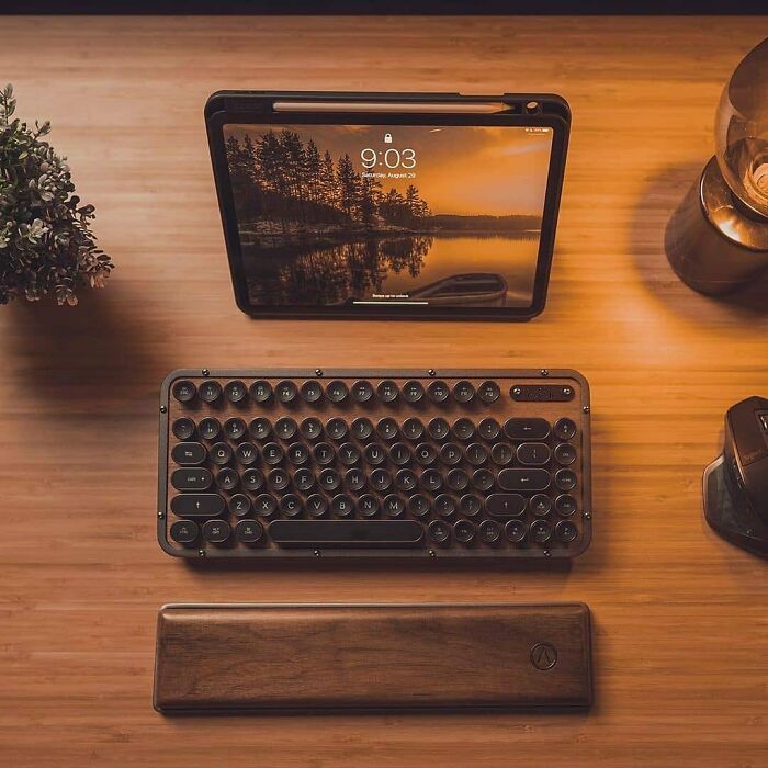 The Retro Classic Collection From Aziocorp Combines Genuine Materials And Innovative Technology In A Vintage-Inspired Form To Inspire Your Everyday Tasks