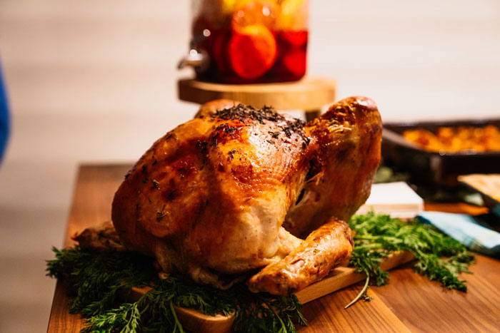 Someone Asks People To Share “Juicy Thanksgiving Drama”, And 50 Deliver