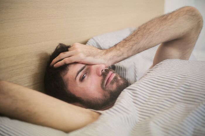 "I Love The Feeling Of Glass": People Open Up About Their Guilty Pleasures (40 Answers)